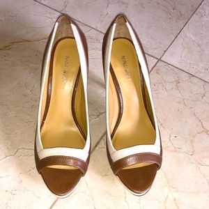 Nine West peep toe small platform pumps